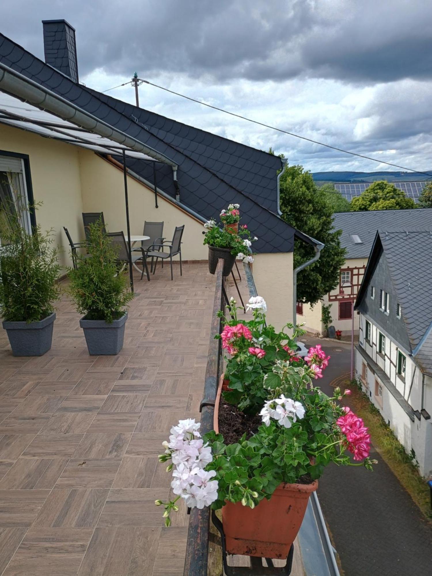 Gasthof Zur Grafschaft Veldenz Hotel Exterior photo